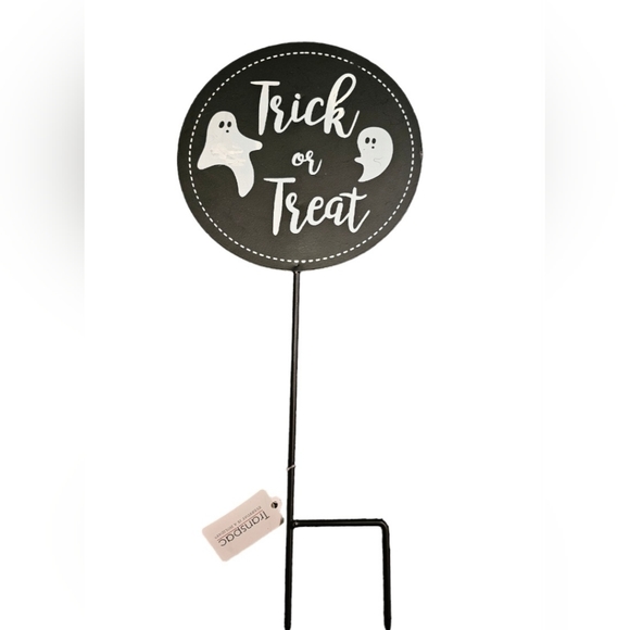 Trick or treat Halloween ghost sign - Picture 1 of 1